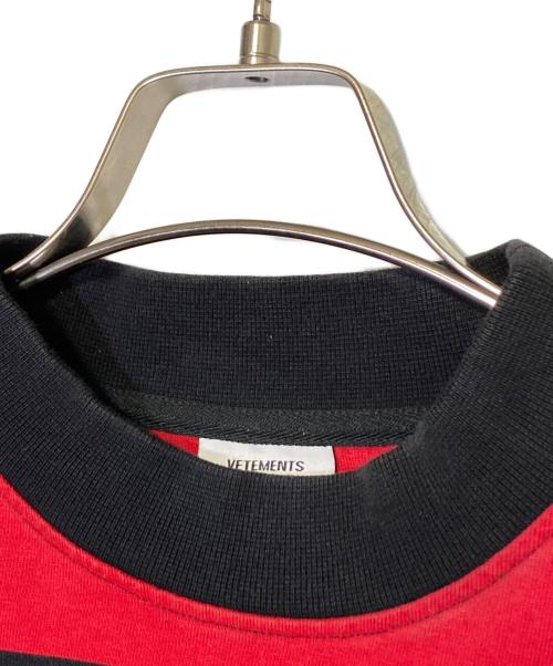 VETEMENTS（ヴェトモン）VETEMENTS (ヴェトモン) ボーダーカットソー レッド×ブラック サイズ:XSの古着・服飾アイテム