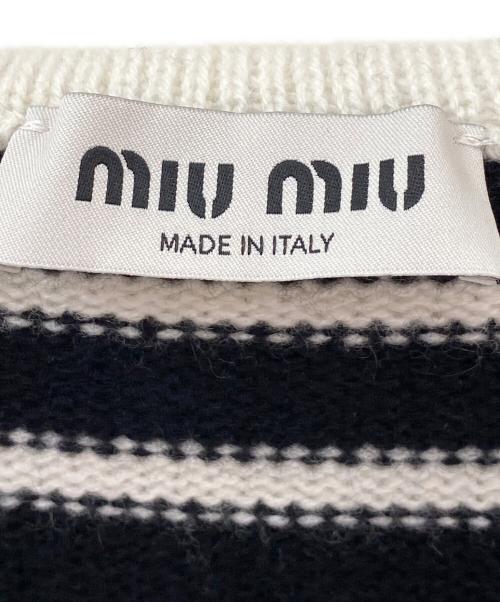 MIU MIU（ミュウミュウ）MIU MIU (ミュウミュウ) インターシャロゴカシミアカーディガン ブラック×ホワイト サイズ:38の古着・服飾アイテム