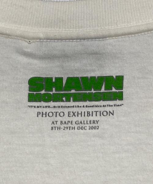 A BATHING APE（アベイシングエイプ）A BATHING APE (ア ベイシング エイプ) フォトTシャツ/00's ×SHAWN MORTENSE/ ホワイト サイズ:Lの古着・服飾アイテム