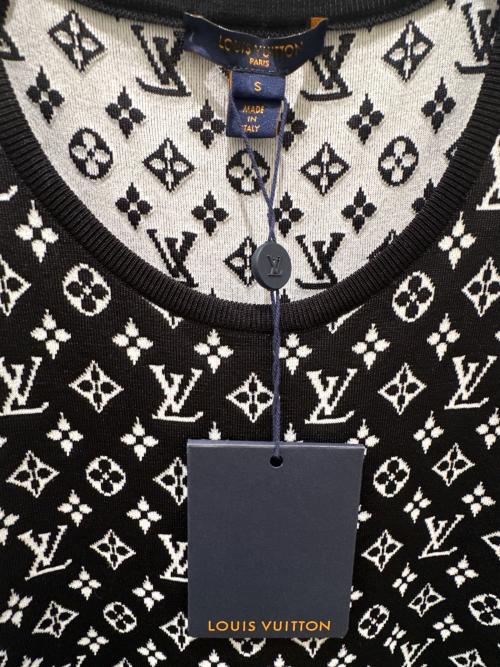 LOUIS VUITTON（ルイ ヴィトン）LOUIS VUITTON (ルイ ヴィトン) モノグラムノースリーブワンピース ブラック サイズ:S 未使用品の古着・服飾アイテム