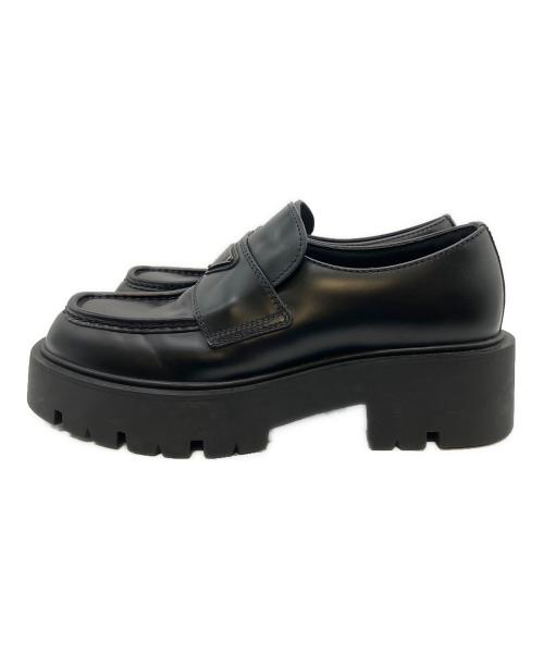 PRADA（プラダ）PRADA (プラダ) モノリスブラッシュドレザーローファー ブラック サイズ:7〜8の古着・服飾アイテム