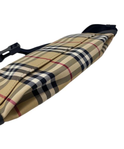 BURBERRY（バーバリー）BURBERRY (バーバリー) ノバチェックボディーバッグの古着・服飾アイテム