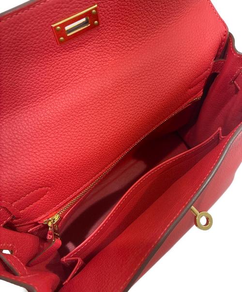 HERMES（エルメス）HERMES (エルメス) ケリー25/内縫い/ゴールド金具/ルージュビヴォワンヌ/トゴ/C刻印:2018年製 ルージュビヴォワンヌ サイズ:25の古着・服飾アイテム