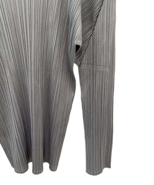ISSEY MIYAKE（イッセイミヤケ）ISSEY MIYAKE (イッセイミヤケ) プリーツカットソー グレーブルー サイズ:Mの古着・服飾アイテム