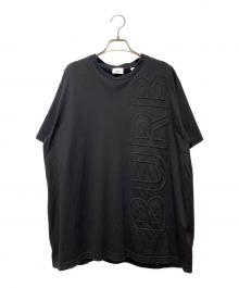 BURBERRY（バーバリー）の古着「エンボスロゴTシャツ」｜ブラック