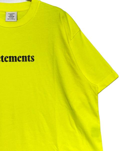 VETEMENTS（ヴェトモン）VETEMENTS (ヴェトモン) BARCODE PATCH LOGO PRINT TEE イエロー サイズ:Mの古着・服飾アイテム