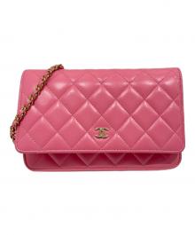 CHANEL（シャネル）の古着「マトラッセチェーンショルダーウォレット/ゴールド金具」｜ピンク
