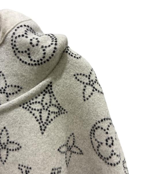 LOUIS VUITTON（ルイ ヴィトン）LOUIS VUITTON (ルイ ヴィトン) リバーシブルモノグラムマヒナケープ ライトグレー サイズ:TUの古着・服飾アイテム