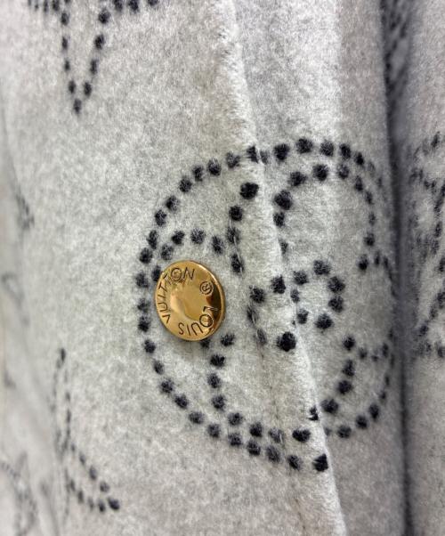 LOUIS VUITTON（ルイ ヴィトン）LOUIS VUITTON (ルイ ヴィトン) リバーシブルモノグラムマヒナケープ ライトグレー サイズ:TUの古着・服飾アイテム