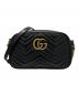GUCCI（グッチ）の古着「GGマーモント スモールカメラバッグ」｜ブラック