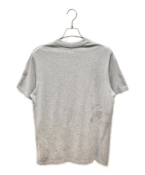 MONCLER（モンクレール）MONCLER (モンクレール) ロゴプリントクルーネックTシャツ グレー サイズ:Mの古着・服飾アイテム