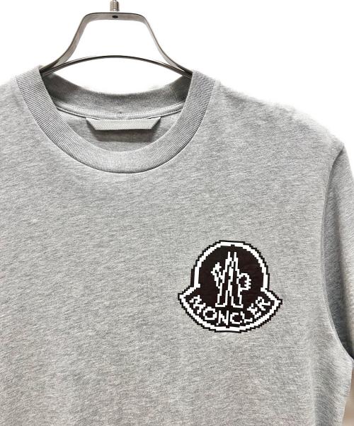 MONCLER（モンクレール）MONCLER (モンクレール) ロゴプリントクルーネックTシャツ グレー サイズ:Mの古着・服飾アイテム