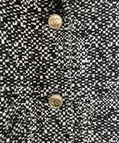 CHANEL（シャネル）CHANEL (シャネル) ココマークボタン ツイードコート ホワイト×ブラック サイズ:38の古着・服飾アイテム
