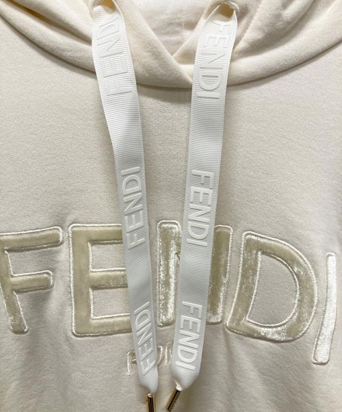 FENDI（フェンディ）FENDI (フェンディ) クロップドロゴパーカー アイボリー サイズ:XXSの古着・服飾アイテム
