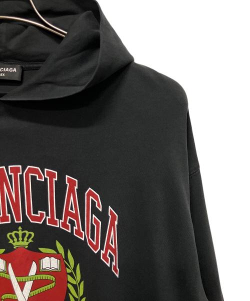 BALENCIAGA（バレンシアガ）BALENCIAGA (バレンシアガ) ユーズド加工カレッジロゴプリントパーカー ダークグレー サイズ:2の古着・服飾アイテム