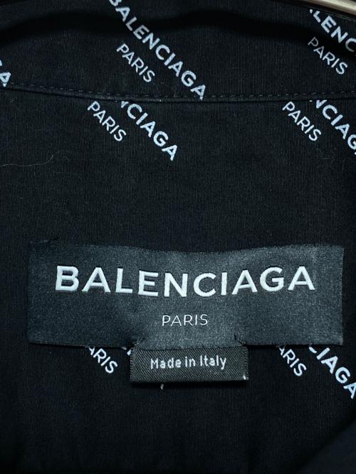 BALENCIAGA（バレンシアガ）BALENCIAGA (バレンシアガ) オールオーバーロゴシャツ ブラック サイズ:39の古着・服飾アイテム