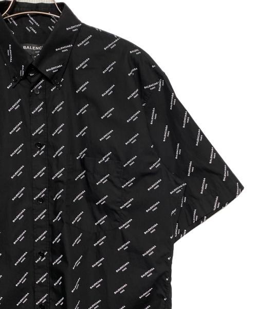 BALENCIAGA（バレンシアガ）BALENCIAGA (バレンシアガ) オールオーバーロゴシャツ ブラック サイズ:39の古着・服飾アイテム