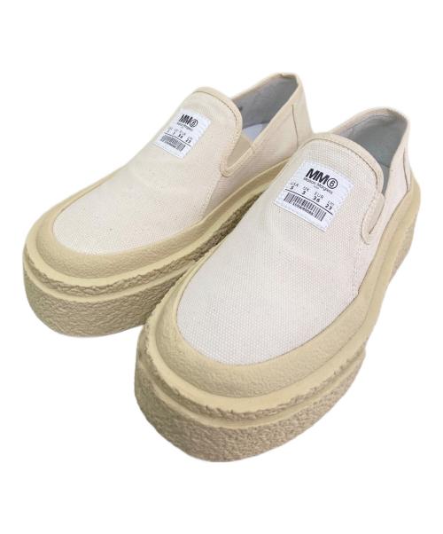 MM6 Maison Margiela（エムエムシックスメゾンマルジェラ）MM6 Maison Margiela (エムエムシックスメゾンマルジェラ) キャンバススリッポン ベージュ サイズ:23の古着・服飾アイテム