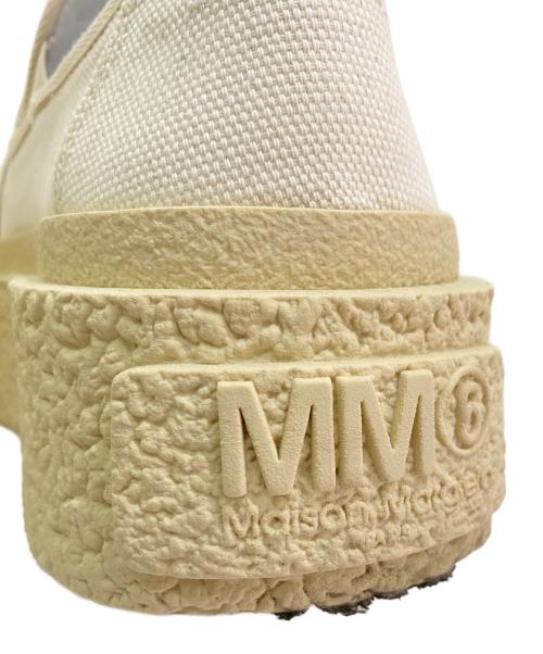 MM6 Maison Margiela（エムエムシックスメゾンマルジェラ）MM6 Maison Margiela (エムエムシックスメゾンマルジェラ) キャンバススリッポン ベージュ サイズ:23の古着・服飾アイテム