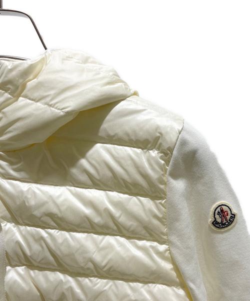 MONCLER（モンクレール）MONCLER (モンクレール) MONCLER ダウン切替ジップパーカー B10938493100 82573 ホワイト サイズ:Sの古着・服飾アイテム