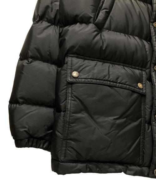PRADA（プラダ）PRADA (プラダ) プレートデザイン フーデットダウンジャケット ブラック サイズ:46の古着・服飾アイテム
