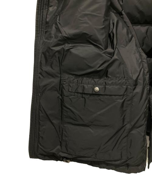 PRADA（プラダ）PRADA (プラダ) プレートデザイン フーデットダウンジャケット ブラック サイズ:46の古着・服飾アイテム