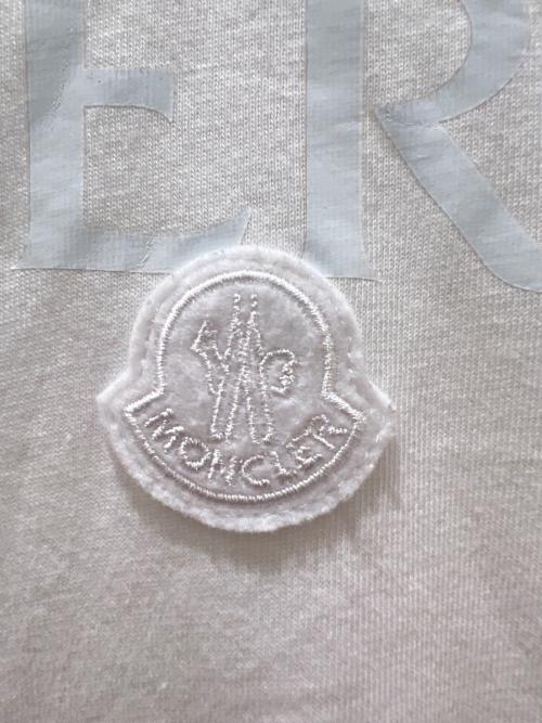 MONCLER（モンクレール）MONCLER (モンクレール) ロゴプリントワッペンTシャツ ホワイト サイズ:XSの古着・服飾アイテム
