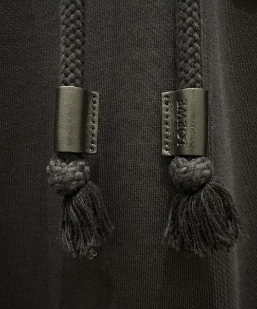 LOEWE（ロエベ）LOEWE (ロエベ) アナグラム レザーパッチポケット フーディ ブラック サイズ:XSの古着・服飾アイテム