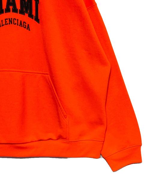 BALENCIAGA（バレンシアガ）BALENCIAGA (バレンシアガ) MIAMIカレッジロゴパーカー オレンジ サイズ:3の古着・服飾アイテム