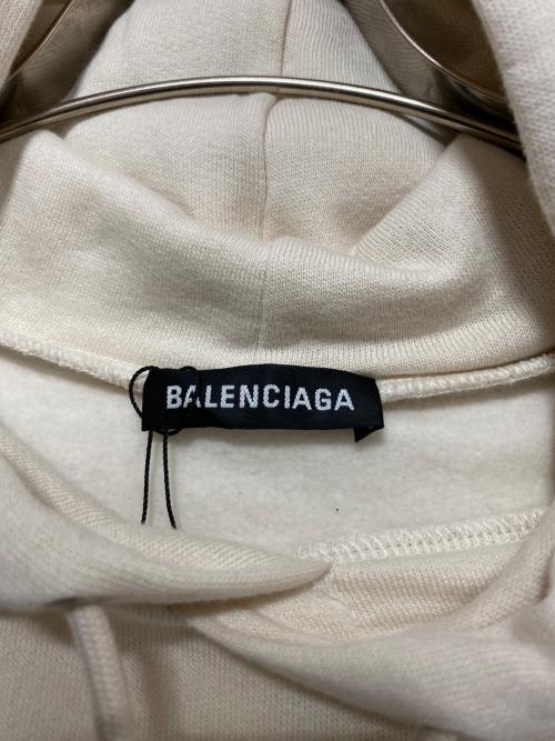 BALENCIAGA（バレンシアガ）BALENCIAGA (バレンシアガ) バッグロゴプルオーバーパーカー ベージュ サイズ:Mの古着・服飾アイテム