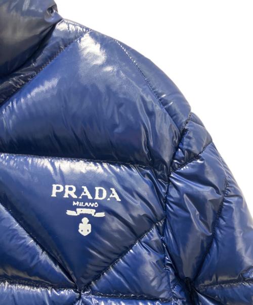 PRADA（プラダ）PRADA (プラダ) ロゴデザインダウンジャケット ネイビー サイズ:36の古着・服飾アイテム