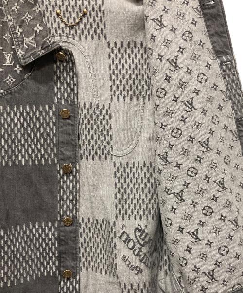 LOUIS VUITTON（ルイ ヴィトン）LOUIS VUITTON (ルイ ヴィトン) 1A88WU ×NIGO ダミエ ウェーブス モノグラム デニムジャケット  ブラック サイズ:48の古着・服飾アイテム