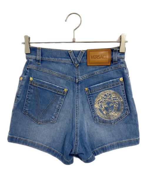 VERSACE（ヴェルサーチェ）VERSACE (ヴェルサーチェ) バックロゴデニムショートパンツ スカイブルー サイズ:24の古着・服飾アイテム