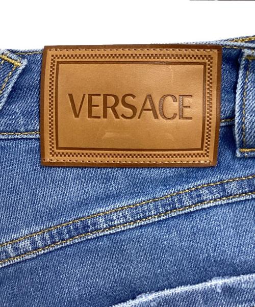 VERSACE（ヴェルサーチェ）VERSACE (ヴェルサーチェ) バックロゴデニムショートパンツ スカイブルー サイズ:24の古着・服飾アイテム