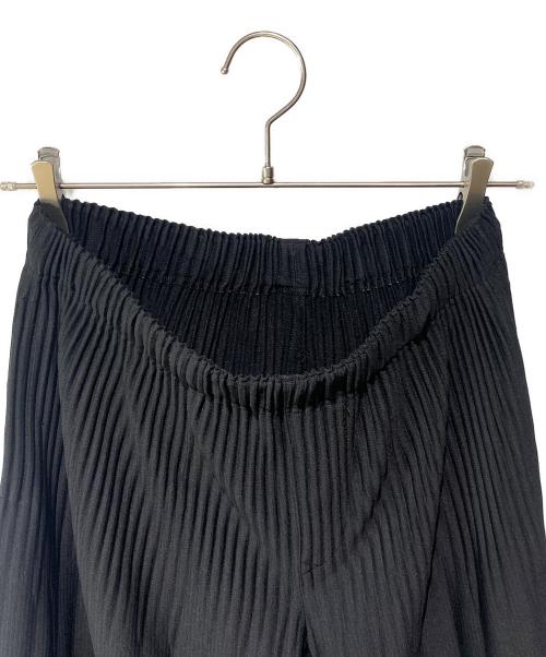 HOMME PLISSE ISSEY MIYAKE（オム プリッセ イッセイ ミヤケ）HOMME PLISSE ISSEY MIYAKE (オム プリッセ イッセイ ミヤケ) プリーツテーパードパンツ ブラック サイズ:1の古着・服飾アイテム