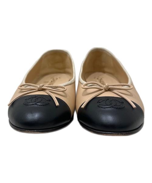 CHANEL（シャネル）CHANEL (シャネル) バレリーナ/ココマークパンプス ベージュ×ブラック サイズ: 39 1/2の古着・服飾アイテム