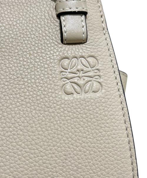 LOEWE（ロエベ）LOEWE (ロエベ) ハンモックミニ/ショルダーバッグ/ハンドバッグ グレージュ サイズ:ミニの古着・服飾アイテム
