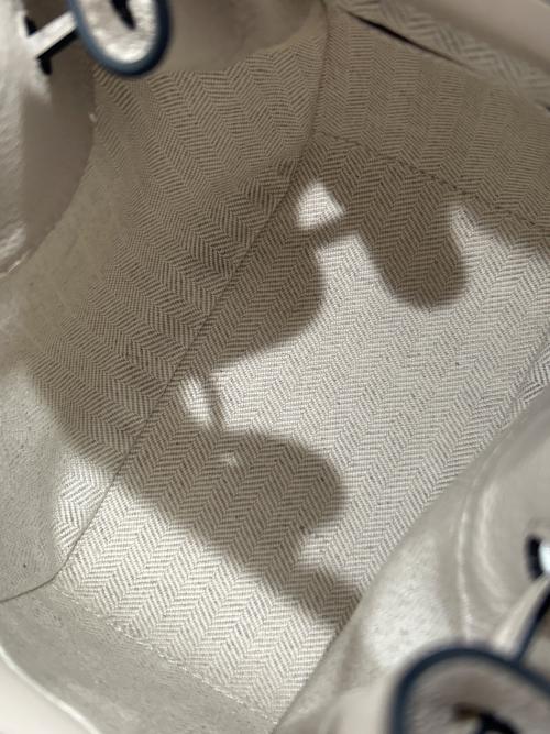 LOEWE（ロエベ）LOEWE (ロエベ) ハンモックミニ/ショルダーバッグ/ハンドバッグ グレージュ サイズ:ミニの古着・服飾アイテム