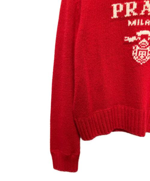 PRADA（プラダ）PRADA (プラダ) カシミヤ混 ロゴデザインクルーネックニット レッド サイズ:38の古着・服飾アイテム
