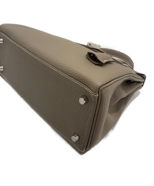 HERMES（エルメス）HERMES (エルメス) ケリー28/内縫い/シルバー金具/トリヨンクレマンス/B:2023年 エトゥープ サイズ:28の古着・服飾アイテム