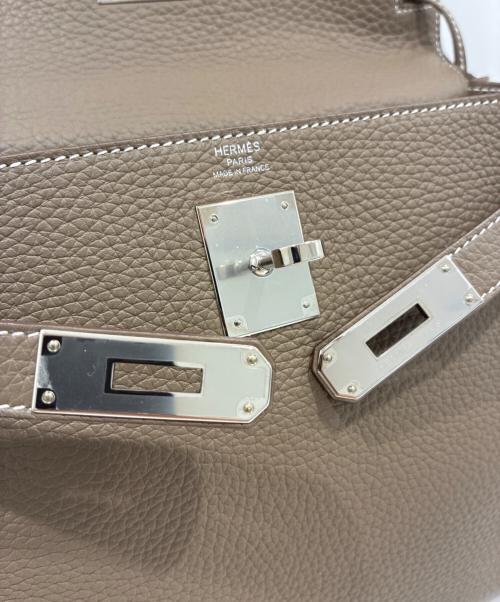 HERMES（エルメス）HERMES (エルメス) ケリー28/内縫い/シルバー金具/トリヨンクレマンス/B:2023年 エトゥープ サイズ:28の古着・服飾アイテム