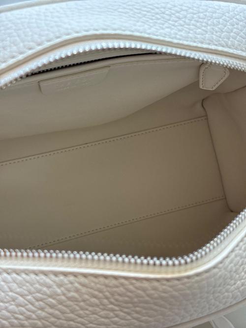 THE ROW（ザ ロウ）THE ROW (ザ ロウ) インディア12.00 ホワイトの古着・服飾アイテム