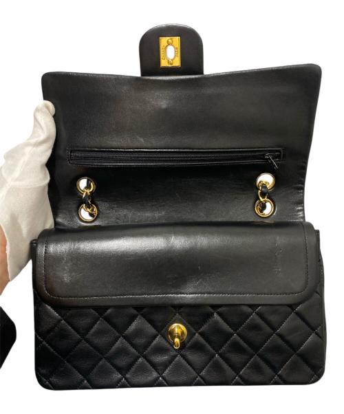 CHANEL（シャネル）CHANEL (シャネル) マトラッセ25/Wフラップチェーンショルダーバッグ ブラック×ゴールド サイズ:25の古着・服飾アイテム