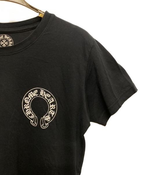 CHROME HEARTS（クロムハーツ）CHROME HEARTS (クロムハーツ) ホースシュースクロールラベルTシャツ ブラック サイズ:Mの古着・服飾アイテム