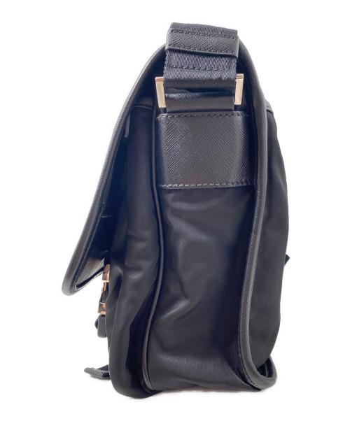 PRADA（プラダ）PRADA (プラダ) ナイロンショルダーバッグ ブラックの古着・服飾アイテム