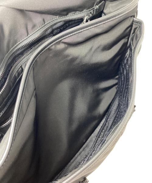 PRADA（プラダ）PRADA (プラダ) ナイロンショルダーバッグ ブラックの古着・服飾アイテム