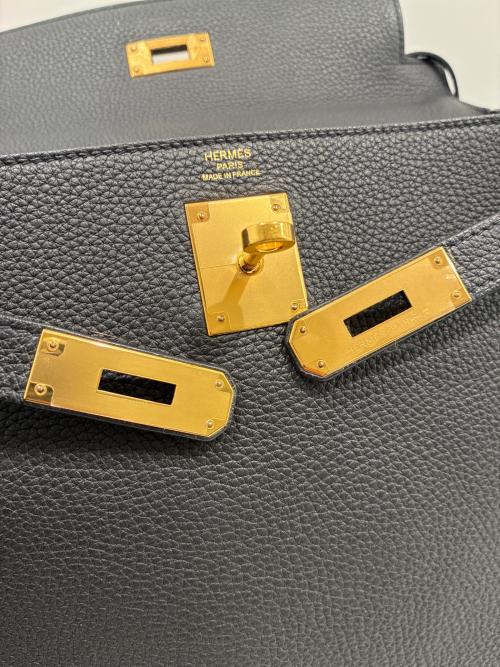 HERMES（エルメス）HERMES (エルメス) ケリー28/内縫い/ゴールド金具/トゴ/ブラック/Y刻印 ブラック サイズ:28の古着・服飾アイテム