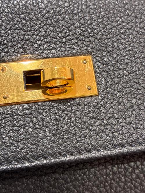 HERMES（エルメス）HERMES (エルメス) ケリー28/内縫い/ゴールド金具/トゴ/ブラック/Y刻印 ブラック サイズ:28の古着・服飾アイテム