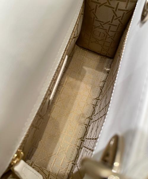 Christian Dior（クリスチャン ディオール）Christian Dior (クリスチャン ディオール) Lady Dior Small / レディディオールスモール ホワイト サイズ:スモールの古着・服飾アイテム