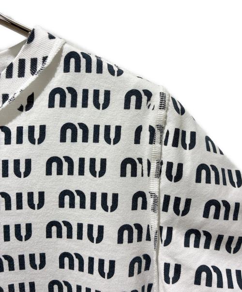 MIU MIU（ミュウミュウ）MIU MIU (ミュウミュウ) MIUMIU シグネチャーロゴ オールプリント インサイドアウトカットソー ホワイト サイズ:XSの古着・服飾アイテム